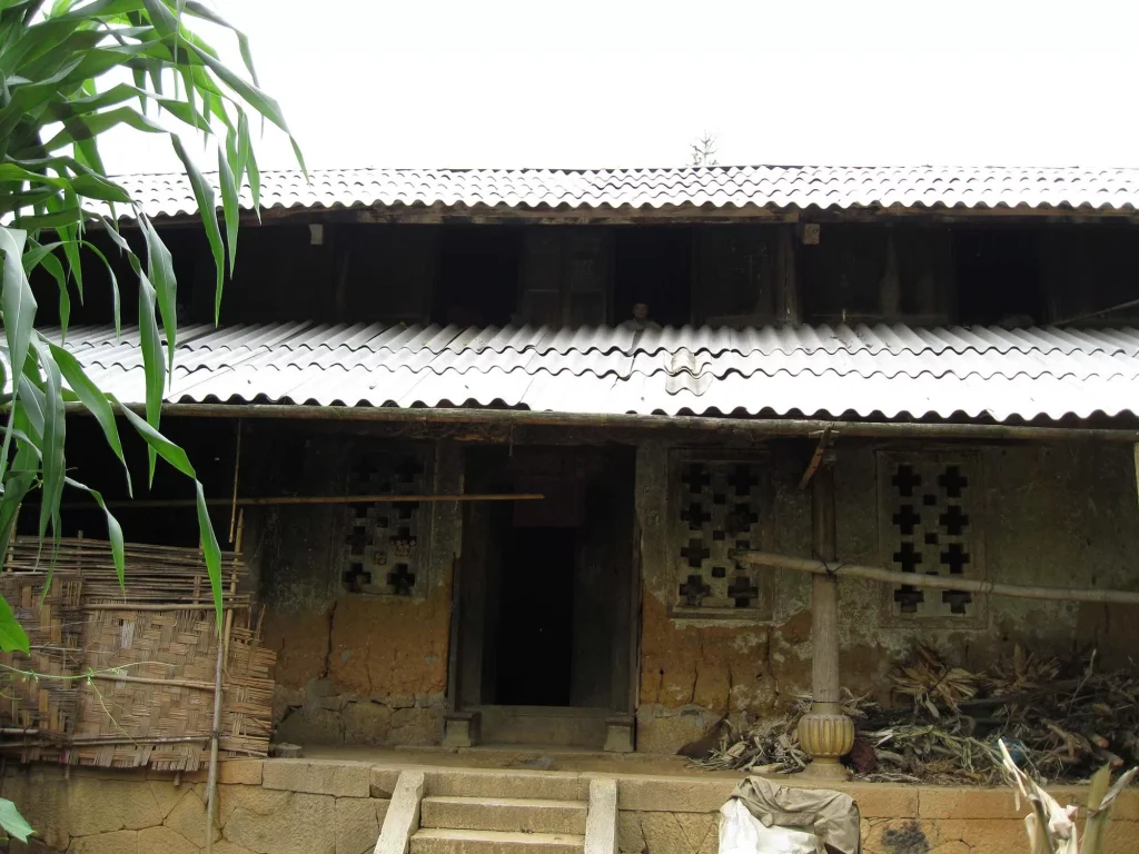 Nhà Cổ Chúng Pủa - Viên Ngọc Ẩn Mình Trong Thung Lũng Mèo Vạc 7 Hồi 2010 - tại chúng pủa