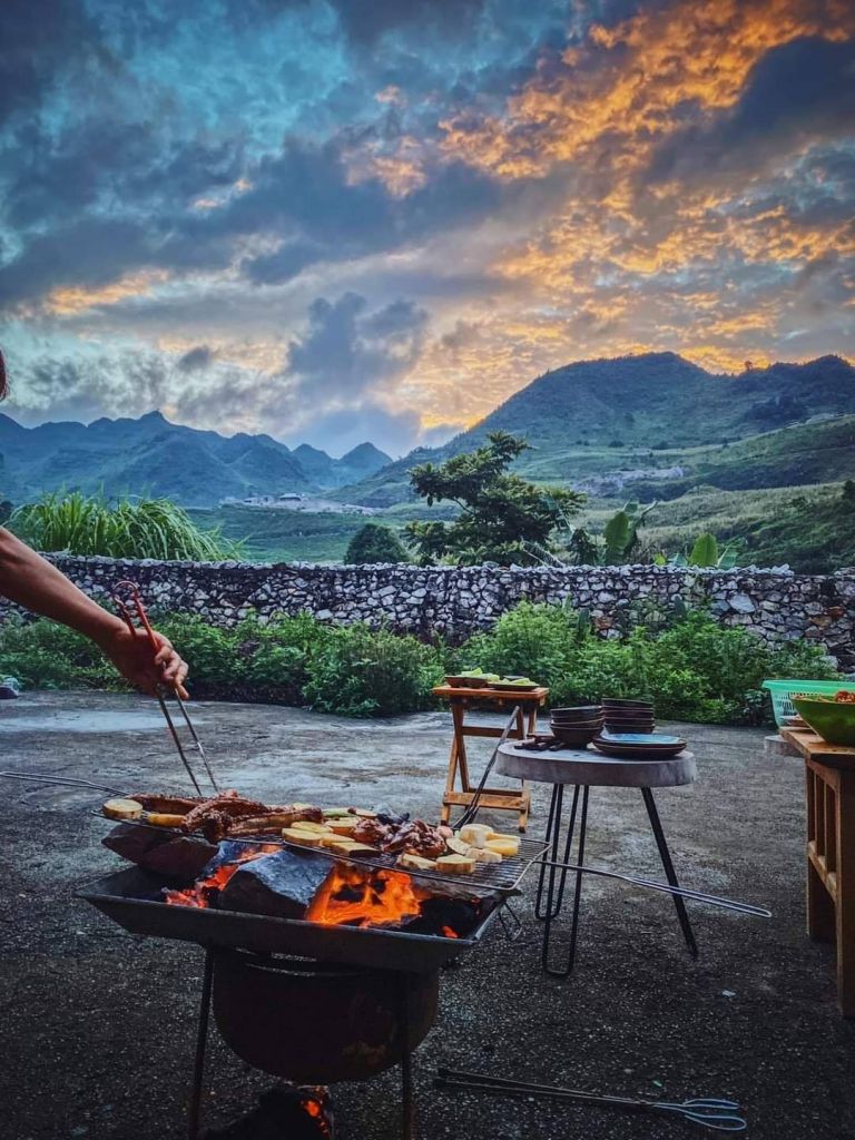 Tổ chức BBQ ngoài trời Lo Lo Homestay & Cafe Meo vac