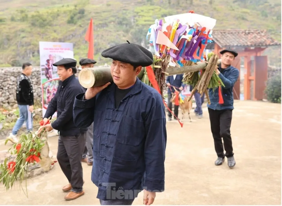 Trải nghiệm văn hóa địa phương