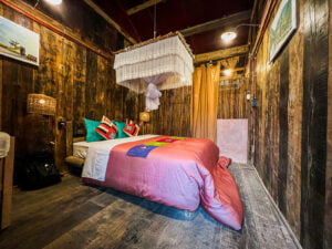 Dinh Đá H'Mông - Karterly Rock lodge Room